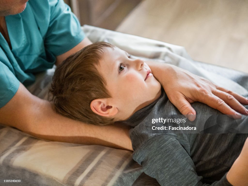 Osteopathy treatment for a child