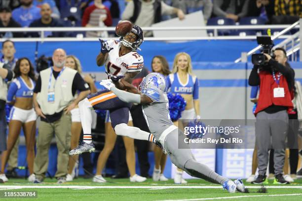 Anthony Miller of the Chicago Bears makes a catch in the fourth quarter of the game against Justin Coleman of the Detroit Lions at Ford Field on...