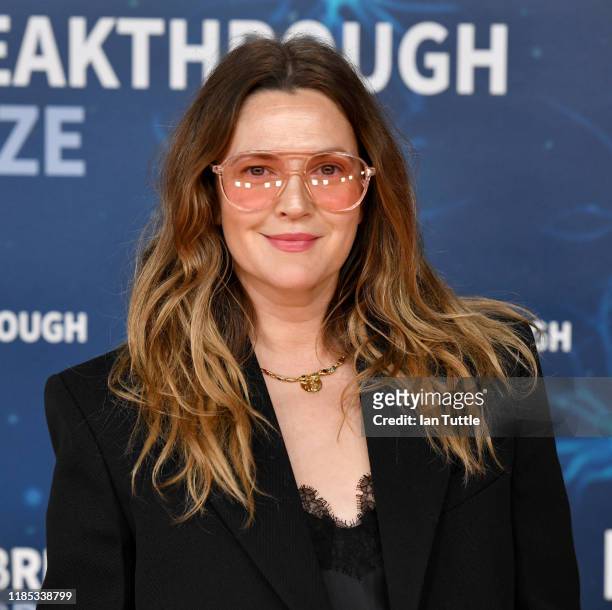 Drew Barrymore attends the 2020 Breakthrough Prize Red Carpet at NASA Ames Research Center on November 03, 2019 in Mountain View, California.