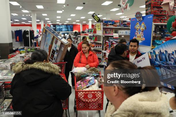 Target Shopping Cart Photos and Premium High Res Pictures - Getty Images