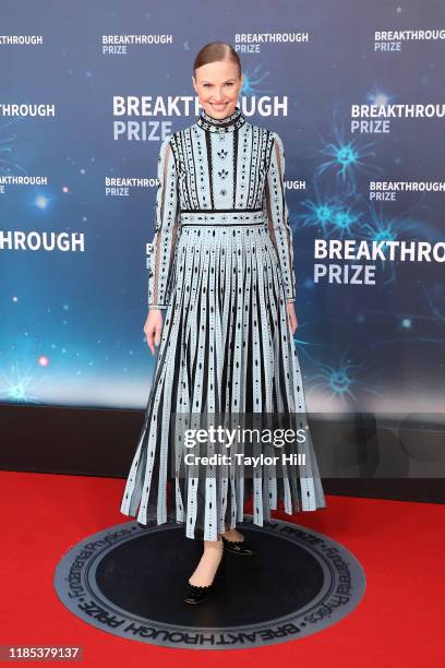 Julia Milner attends the 2020 Breakthrough Prize Ceremony at NASA Ames Research Center on November 03, 2019 in Mountain View, California.