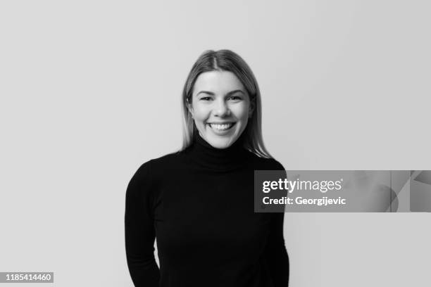 jonge vrouw - black and white portrait woman stockfoto's en -beelden
