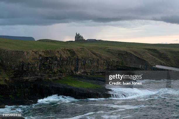 classiebawn castle on mullaghmore peninsula - mullaghmore head stock pictures, royalty-free photos & images
