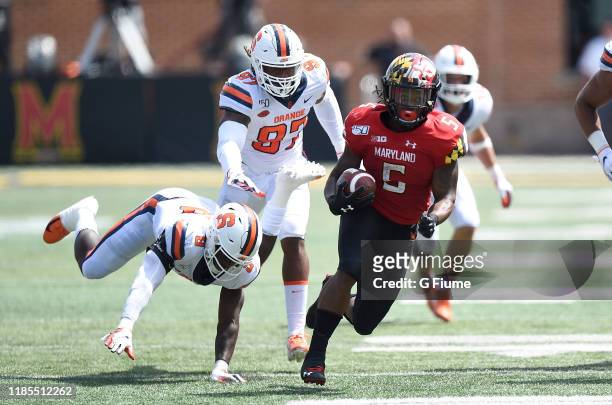 Anthony McFarland Jr. #5 of the Maryland Terrapins rushes the ball against the Syracuse Orange at Maryland Stadium on September 7, 2019 in College...