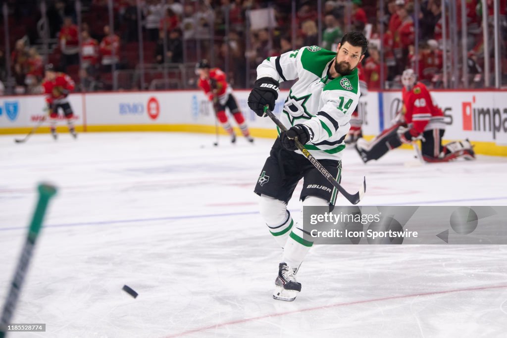 NHL: NOV 26 Stars at Blackhawks