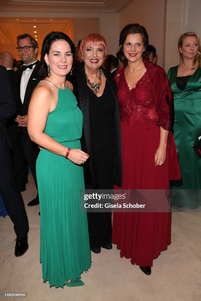 Katrin Roth Viu Annalena Baerbock , Claudia Roth and Katrin Goering-Eckardt - die ...