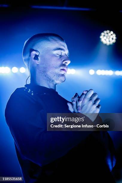 Dermot Kennedy performs on stage at Fabrique Club on November 4, 2019 in Milan, Italy.