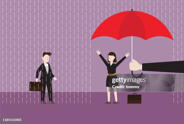 stockillustraties, clipart, cartoons en iconen met de manager met de rode paraplu beschermt de zakenvrouw tegen de regen - uitzendbureau