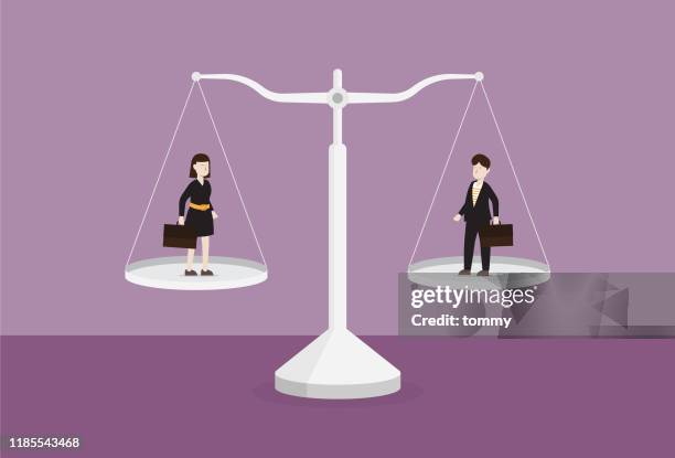 geschäftsmann und geschäftsfrau auf der waage - equality act stock-grafiken, -clipart, -cartoons und -symbole