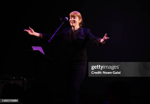 Suzanne Vega performs at The Art Students League's 2019 Gala at The Edition Hotel on November 04, 2019 in New York City.