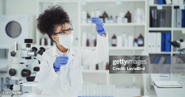 je pense que c'est suffisant pour faire le test - paire de gants noirs photos et images de collection