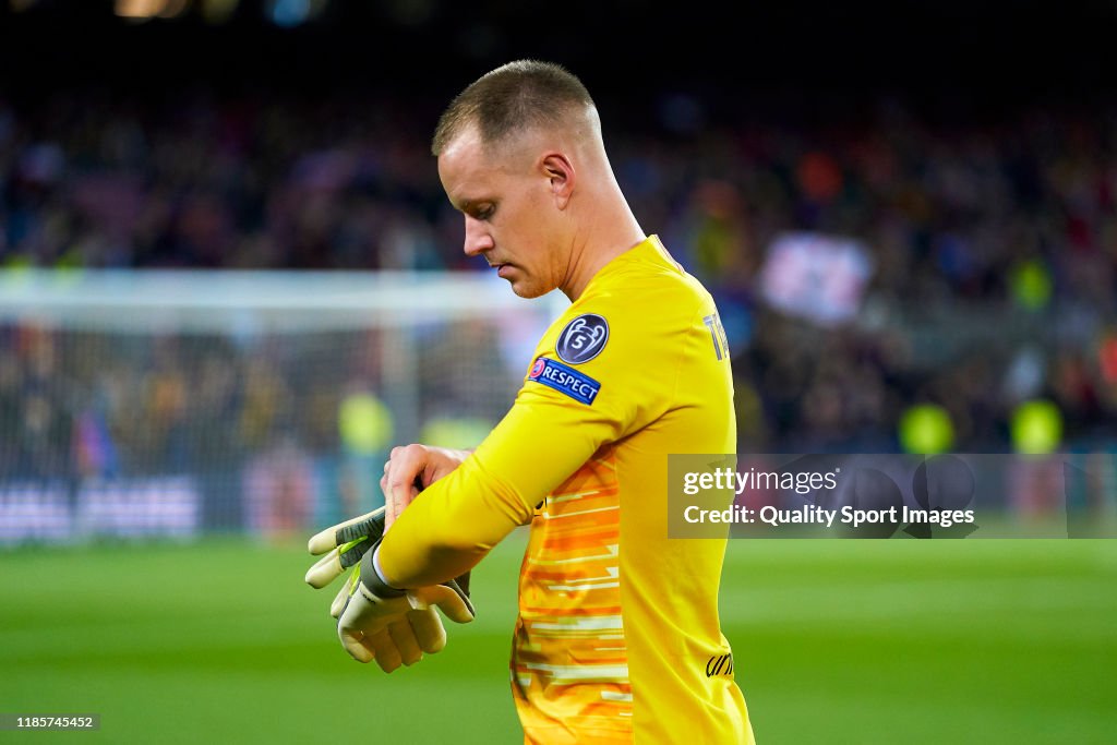 FC Barcelona v Slavia Praha: Group F - UEFA Champions League