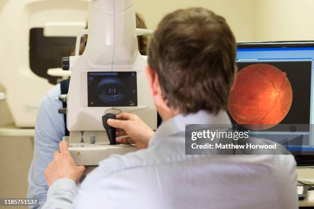 Vision Test Machine Photos and Premium High Res Pictures - Getty Images