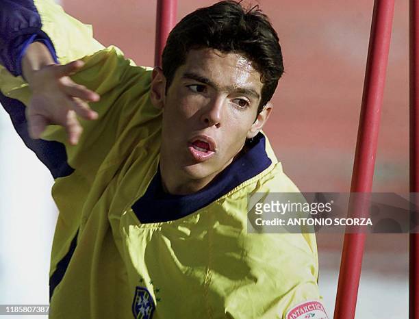 Soccer player Kaka Leita, of the Brazilian Under-20 soccer team, practices, 25 June 2001, during a practice in Cordoba, Argentina. El jugador Kaka...