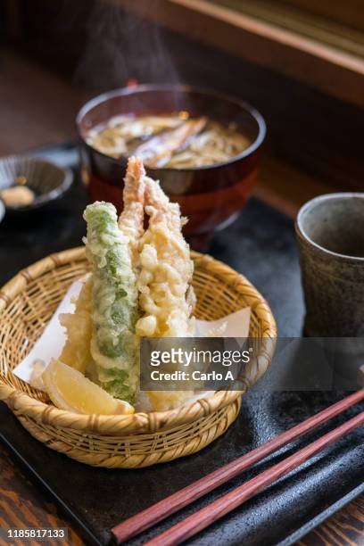 tempura - deep fried vegetables and seafood. - tempura stock-fotos und bilder