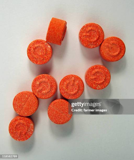 q - dance ecstasy pills - e stock pictures, royalty-free photos & images