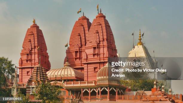 domes of the digambara jain temple in old delhi, india - digambara stock-fotos und bilder