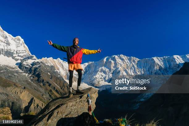 tourist mountain hiking - annapurna schutzgebietprojekt stock-fotos und bilder