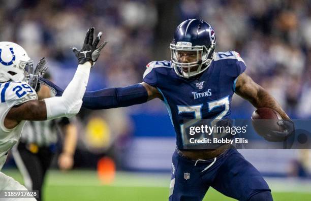 Derrick Henry of the Tennessee Titans runs for a touchdown in the third quarter of the game against the Indianapolis Colts at Lucas Oil Stadium on...