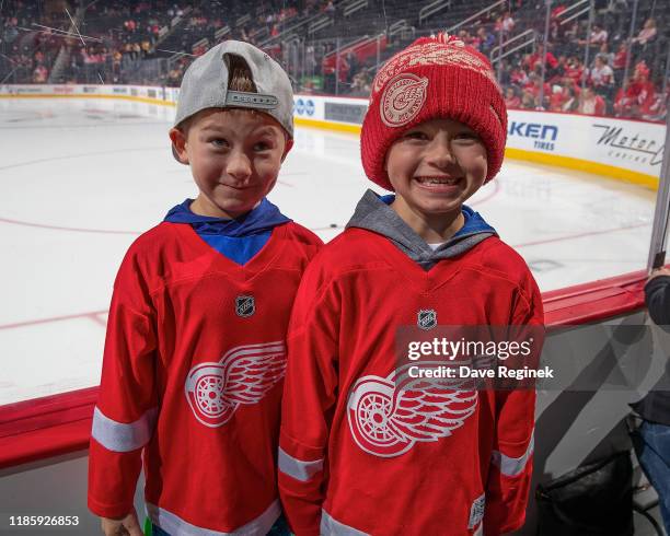 Bennett Roeske Young fans Bennett and Rudy Roeske of Macomb, Michigan pose for a ...
