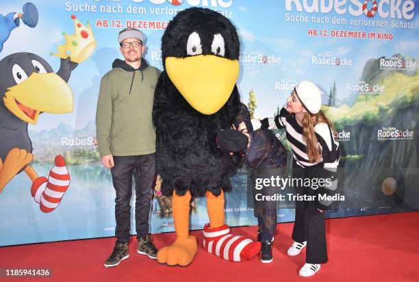 Jan Delay, Anna Thalbach and Nellie Thalbach attend the premiere of "Der kleine Rabe Socke - Suche nach dem verlorenen Schatz" at Kino in der...