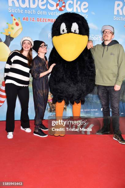 Jan Delay, Anna Thalbach and Nellie Thalbach attend the premiere of "Der kleine Rabe Socke - Suche nach dem verlorenen Schatz" at Kino in der...