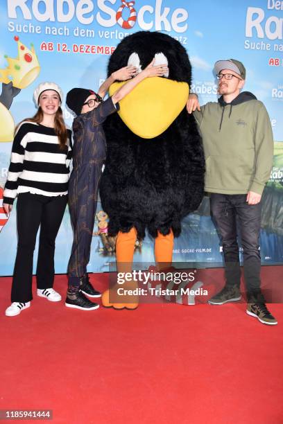 Jan Delay, Anna Thalbach and Nellie Thalbach attend the premiere of "Der kleine Rabe Socke - Suche nach dem verlorenen Schatz" at Kino in der...