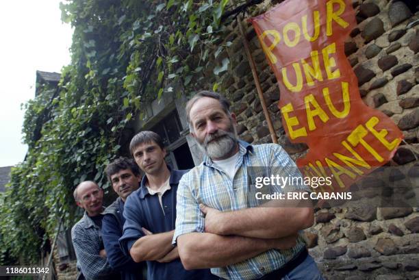 Joël Bordas, président de l'association Gabas Nature et Patrimoine, Xavier Bouchet, membre de l'association, Jacques Mauhourat, président de la...