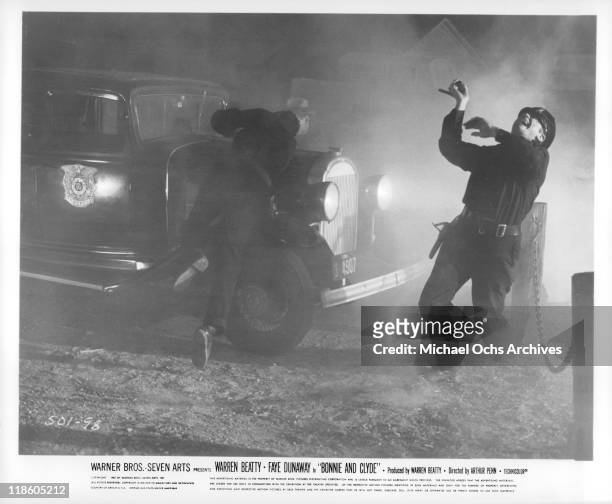 Policeman is shot in a scene from the film 'Bonnie and Clyde', 1967.