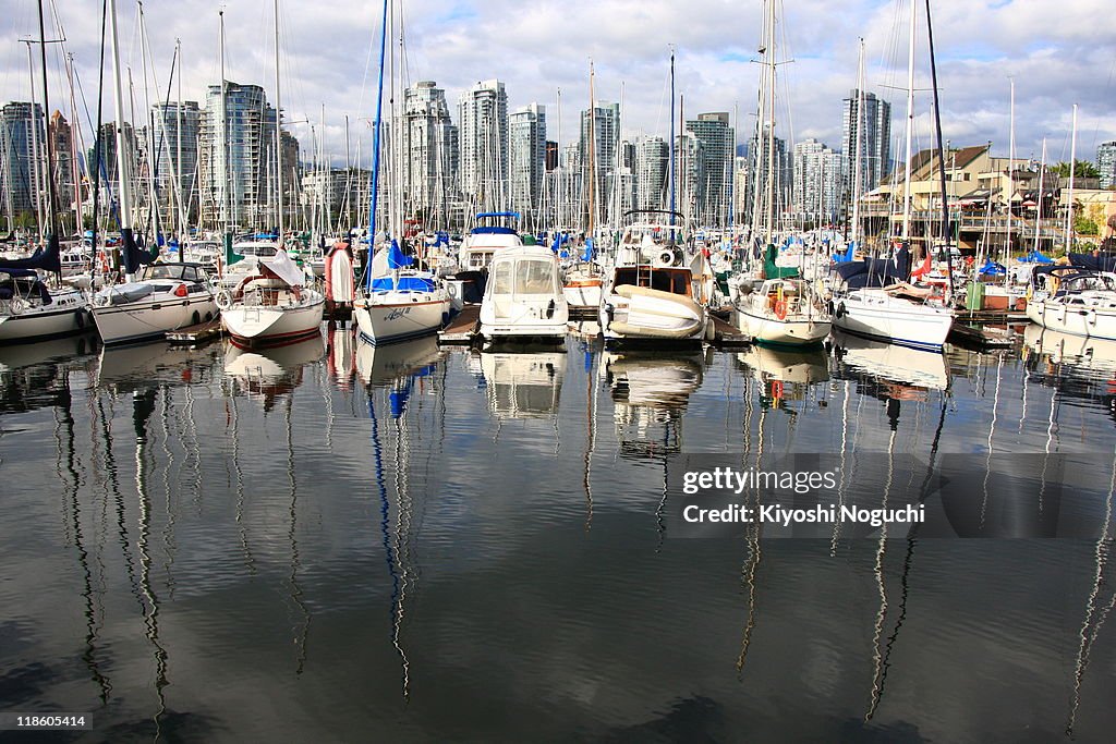 Vancouver skyline and ship