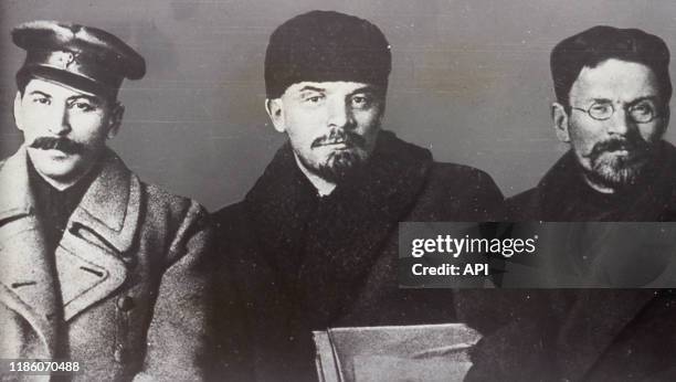 Les chefs soviétiques Joseph Staline, Vladimir Ilitch Lénine et Léon Trotski en 1919.