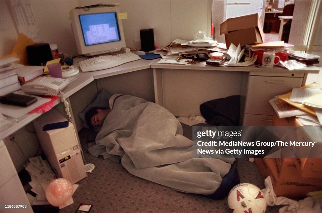 SLEEPLESS TECH