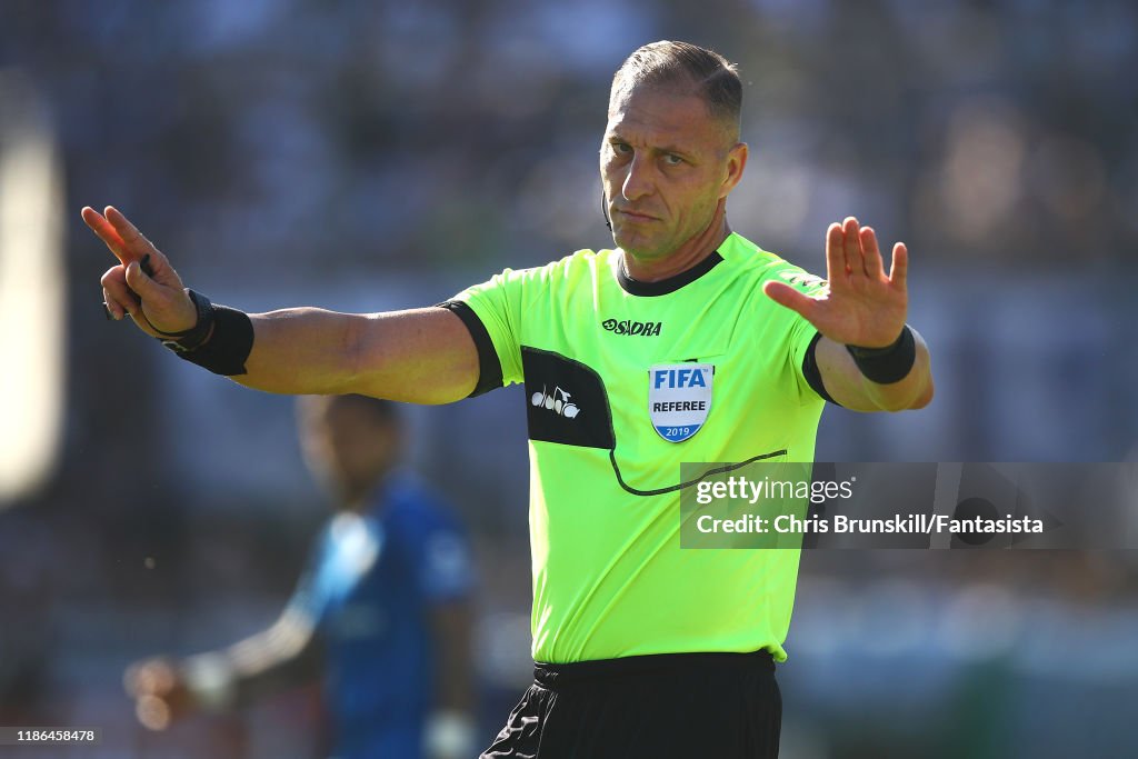 Gimnasia y Esgrima La Plata v Estudiantes - Superliga 2019/20