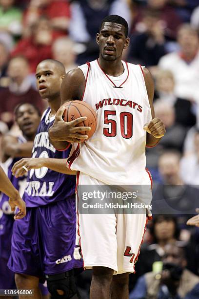 Greg Oden of Lawrence North High School in Indianapolis, IN plays against Muncie Central in the 4A state final championships at Conseco Fieldhouse in...