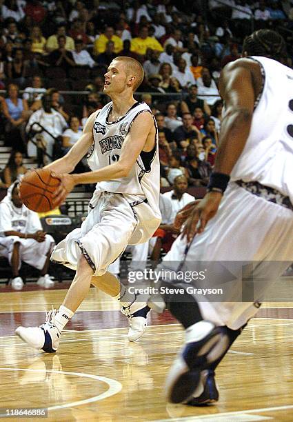 The Professor of Team AND1 in action against Spook of AND1 Phoenix  Fotografía de noticias - Getty Images
