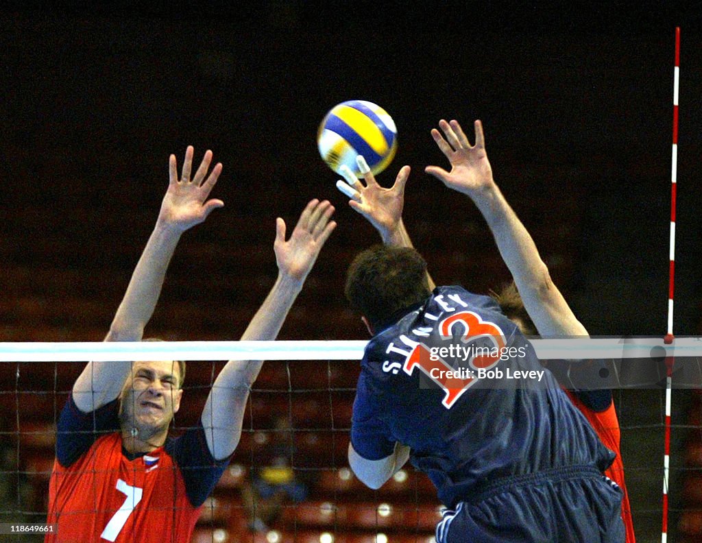 Pre-Olympic USA Mens Volley Ball - USA vs Russia - June 25, 2004