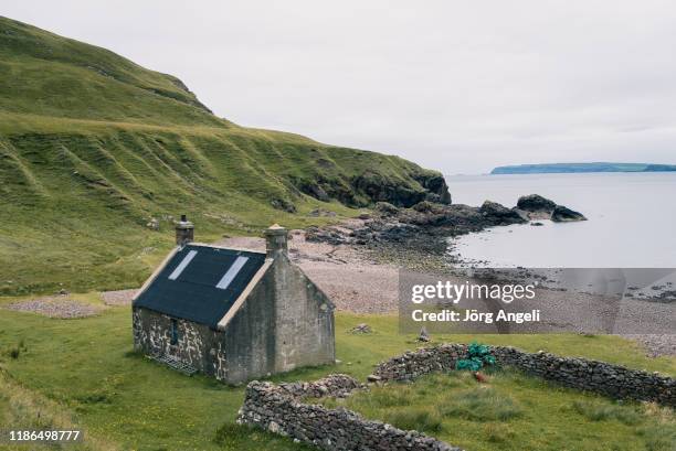 guirdil bothy on the isle of rum (scotland) - bothies stock pictures, royalty-free photos & images