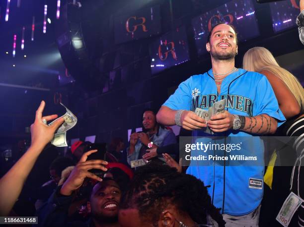 Russ London Rapper Russ Millions Photos and Premium High Res Pictures - Getty Images