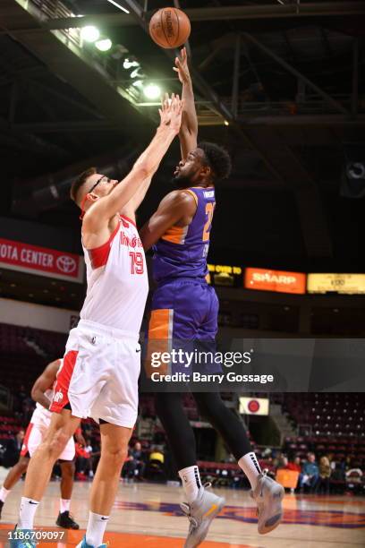 Aaron Epps of the Northern Arizona Suns shoots against Jarrod Uthoff of the Memphis Hustle on December 5 at the Findlay Toyota Center in Prescott...