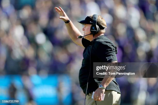 Head coach Gary Patterson of the TCU Horned Frogs leads the Horned Frogs against the Baylor Bears in the second half at Amon G. Carter Stadium on...