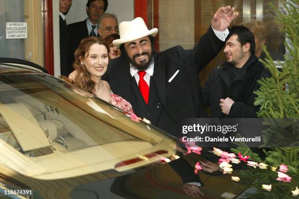 Luciano Pavarotti and Nicoletta Mantovani during Luciano Pavarotti Marries Nicoletta Mantovani at Teatro Comunale in Modena in Modena, Italy.