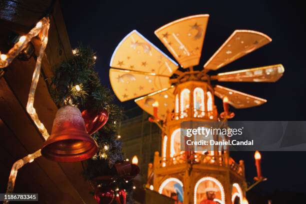 munich christmas market - christmas market in munich stock-fotos und bilder