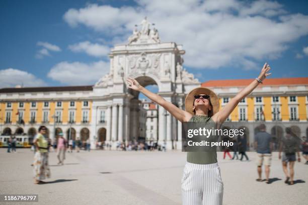 finally in lisbon - lisbon people stock pictures, royalty-free photos & images