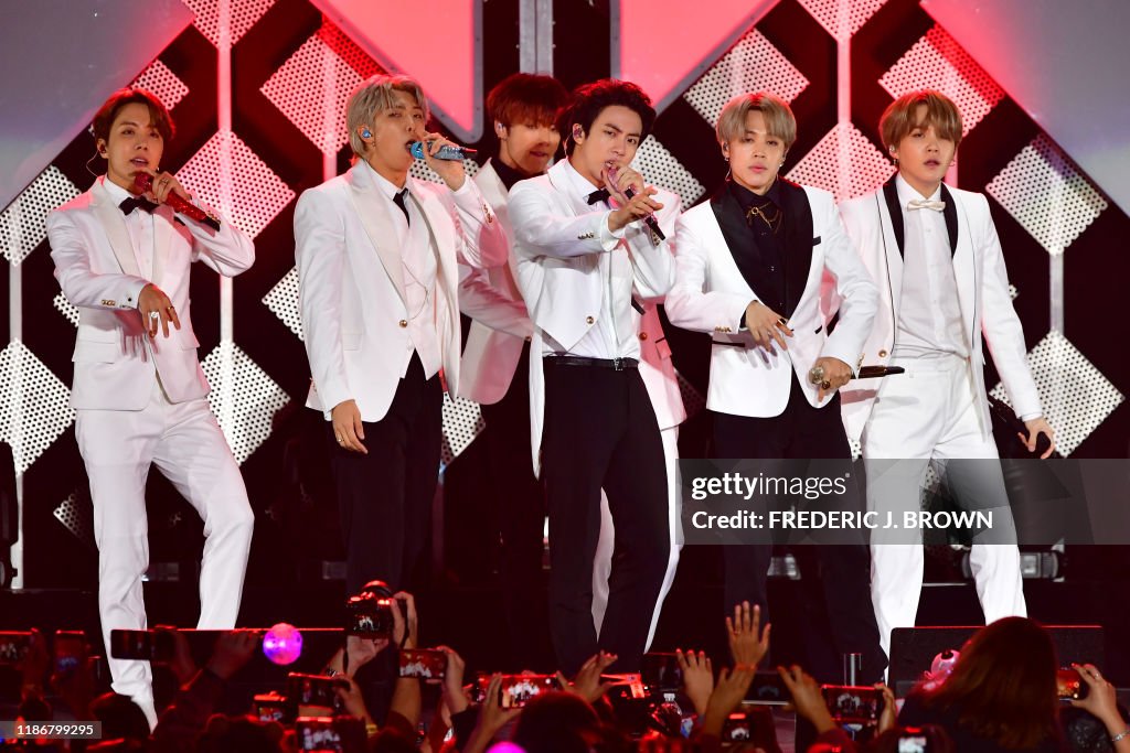 US-ENTERTAINMENT-MUSIC-KIISFM-JINGLEBALL-SHOW
