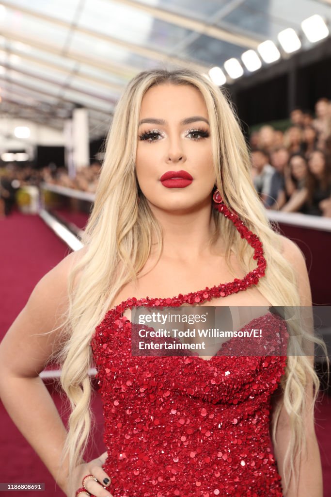 Tana Mongeau arrives to the 2019 E! People's Choice Awards held at