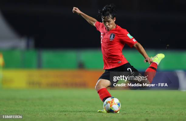 Taeseok Lee of Korea Republic in action during the quarterfinal match between Korea Republic and Mexico in the FIFA U-17 World Cup Brazil at Estadio...