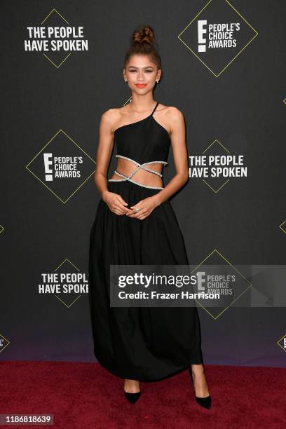 Zendaya attends the 2019 E! People's Choice Awards at Barker Hangar on November 10, 2019 in Santa Monica, California.