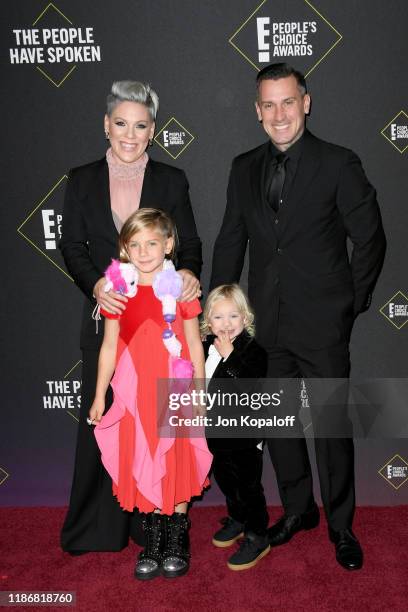 Nk, Carey Hart, Willow Sage Hart , Jameson Moon Hart attend the 2019 E! People's Choice Awards at Barker Hangar on November 10, 2019 in Santa Monica,...