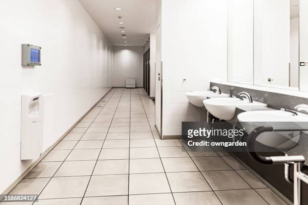 public restroom - トイレ　日本 ストックフォトと画像