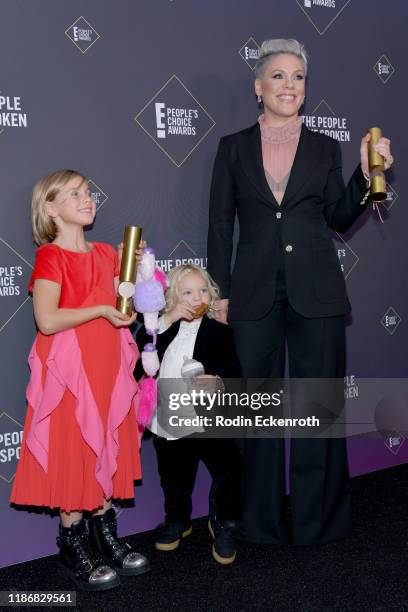Nk, winner of People's Champion Award, Willow Sage Hart and Jameson Moon Hart pose in the press room during the 2019 E! People's Choice Awards at...